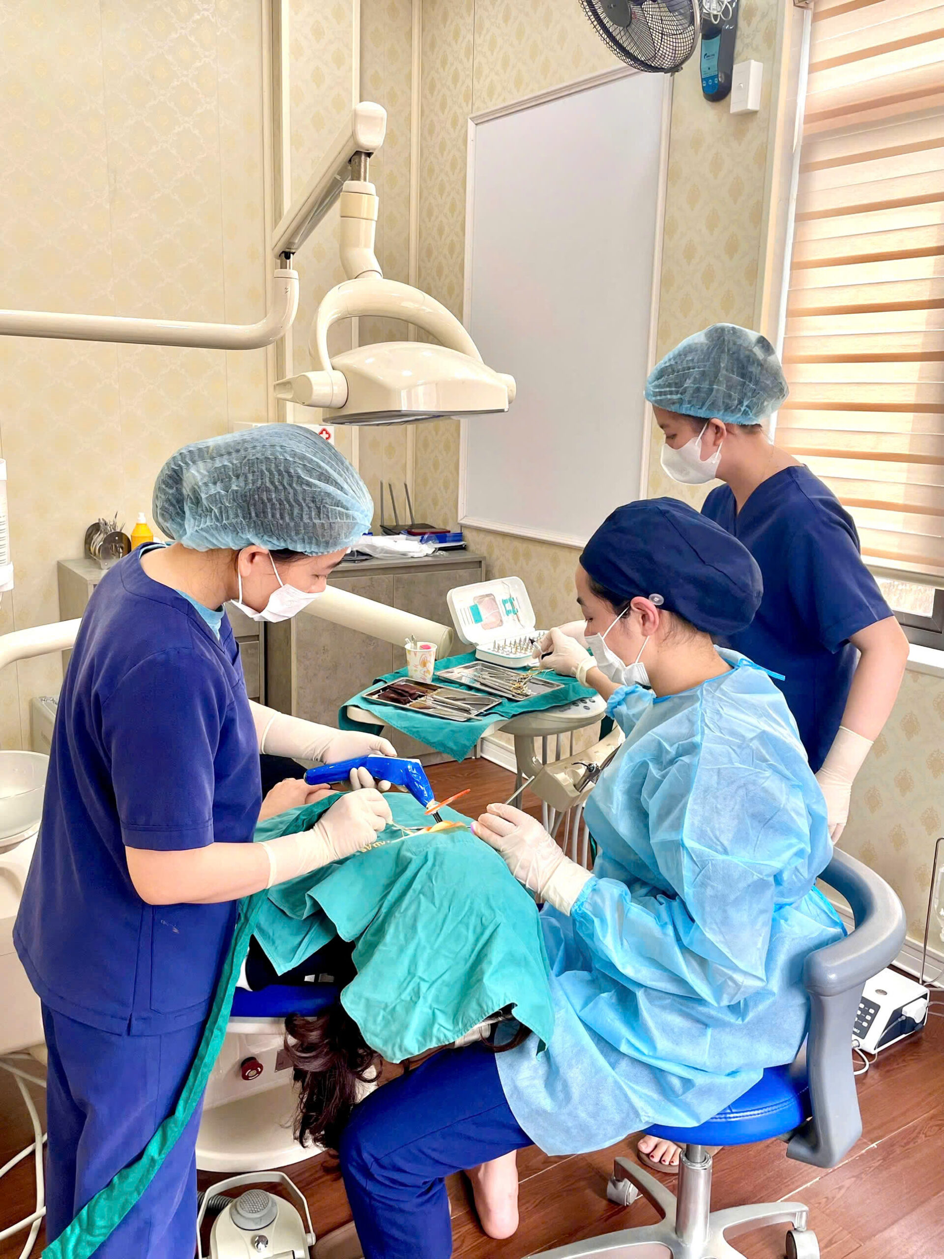 MÀNG PRF ĐƯỢC ỨNG DỤNG TRONG CẤY IMPLANT VÀ NHỔ RĂNG KHÔN (RĂNG SỐ 8)